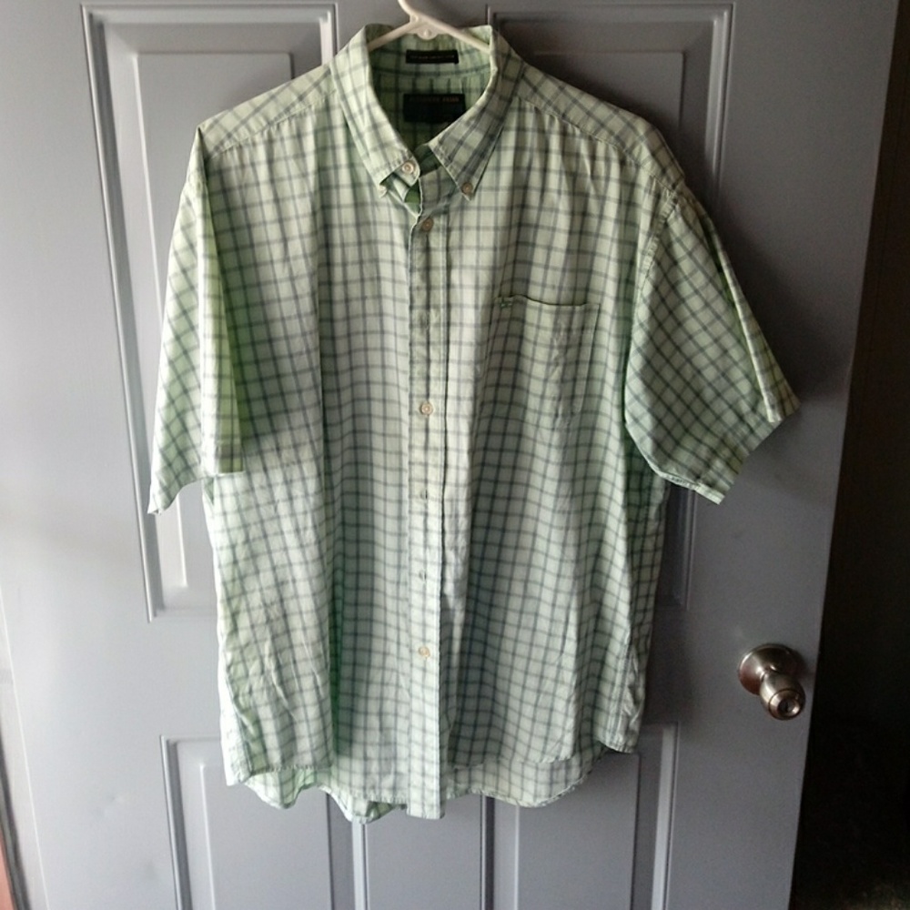 Mens casual short sleeve shirt